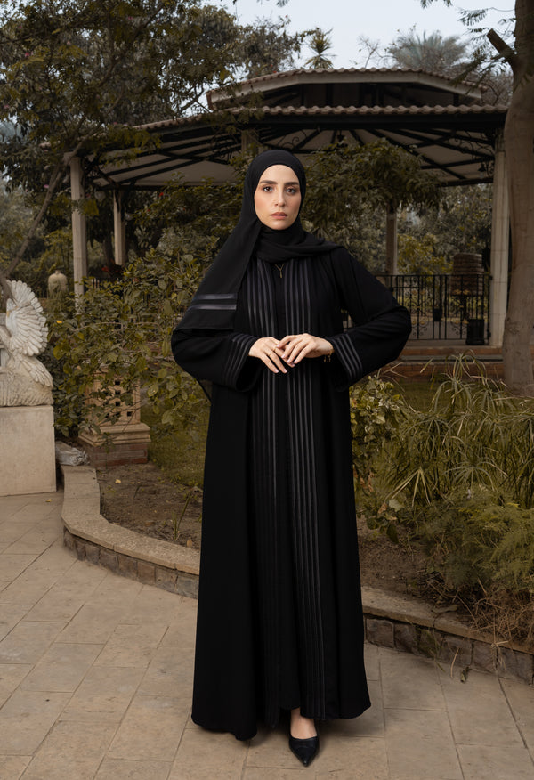 عباية كاجوال انيقه بقيطان ستان اسود